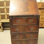 768 5472 CHEST OF DRAWERS